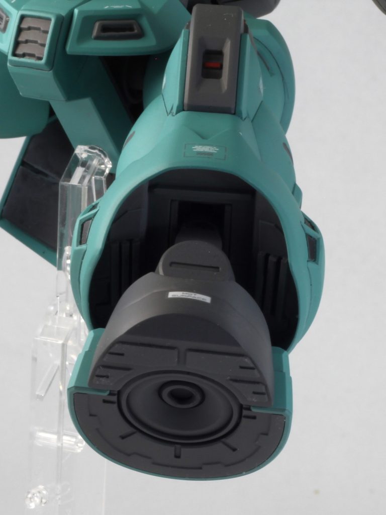 足裏にディテール追加ホバー搭載機体ということで、フィン状のディテール