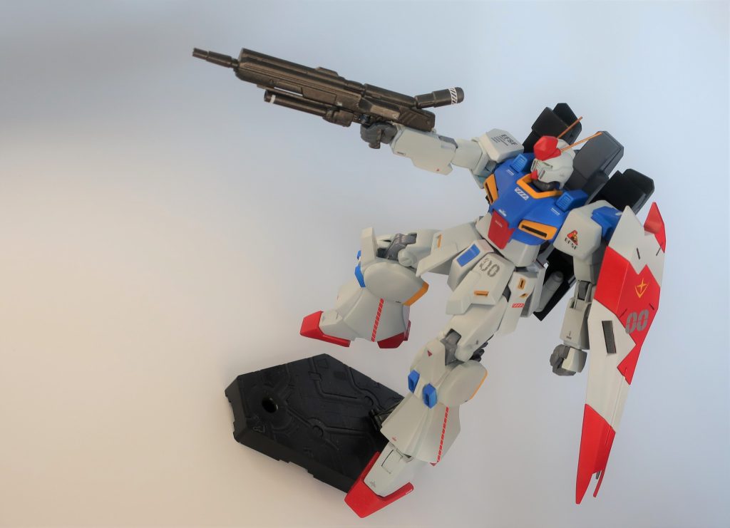 射撃のポーズ。