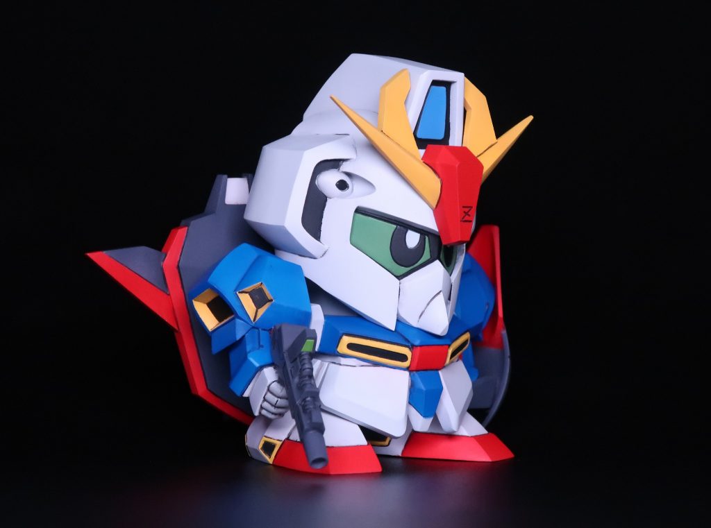 元祖SDはけっこう造形の癖が強くて、正直箱絵にはまったく似てませんでした。(それでも好きでしたが)それからかなりの時間が経った今、箱絵そのままの立体物を手に入れられるとは思っていなかったので、かなり満足感があります。