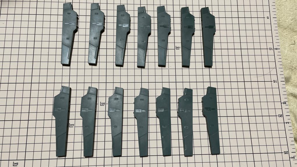 ホルスタービットは切断して磁石を埋め込んでいます。同じような部品が14個もあるとさすがに作業感が辛いですね(笑)