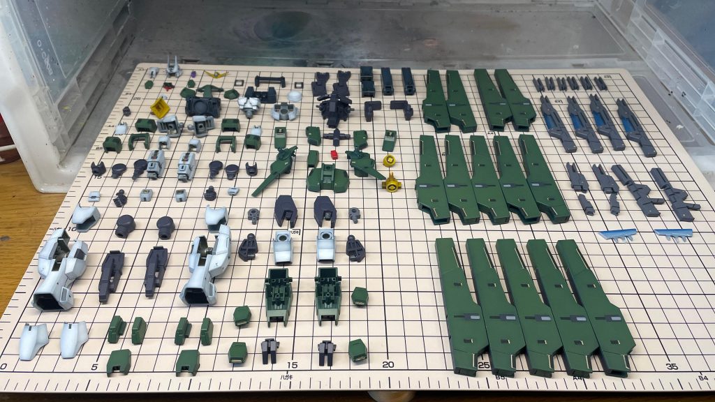 塗装を終えて並べてみました。この状態で眺めるのも結構好きです。