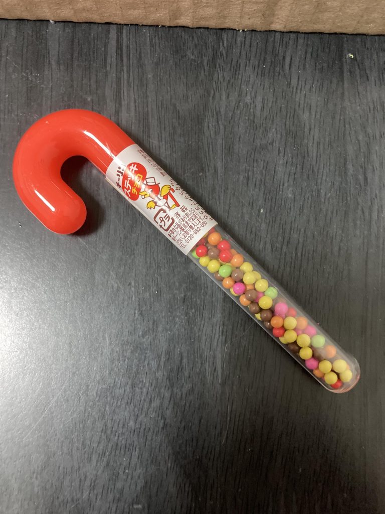 大型エネルギータンクの材料は駄菓子のパッケージです材料費30円、駄菓子メーカーさんに感謝