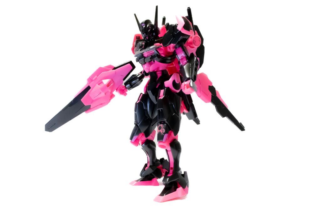 ピンク部分はライトを消すと紫がかって発光する様に塗装しました。