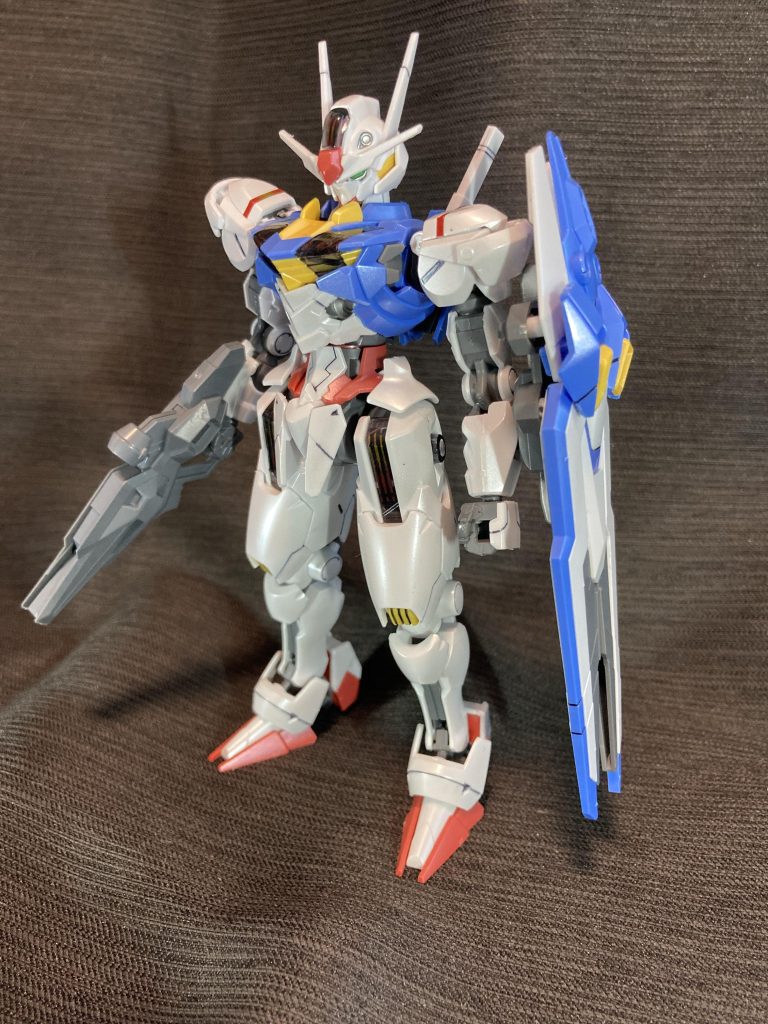 正面から各パーツのスミ入れは塗装前に行って、その上からキャンディ塗装と同じくらいの感覚で薄く吹いてます。