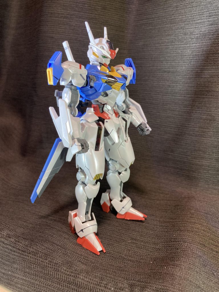 ライフルも背負わせてますが自立出来ました。ご覧いただき、ありがとうございました。