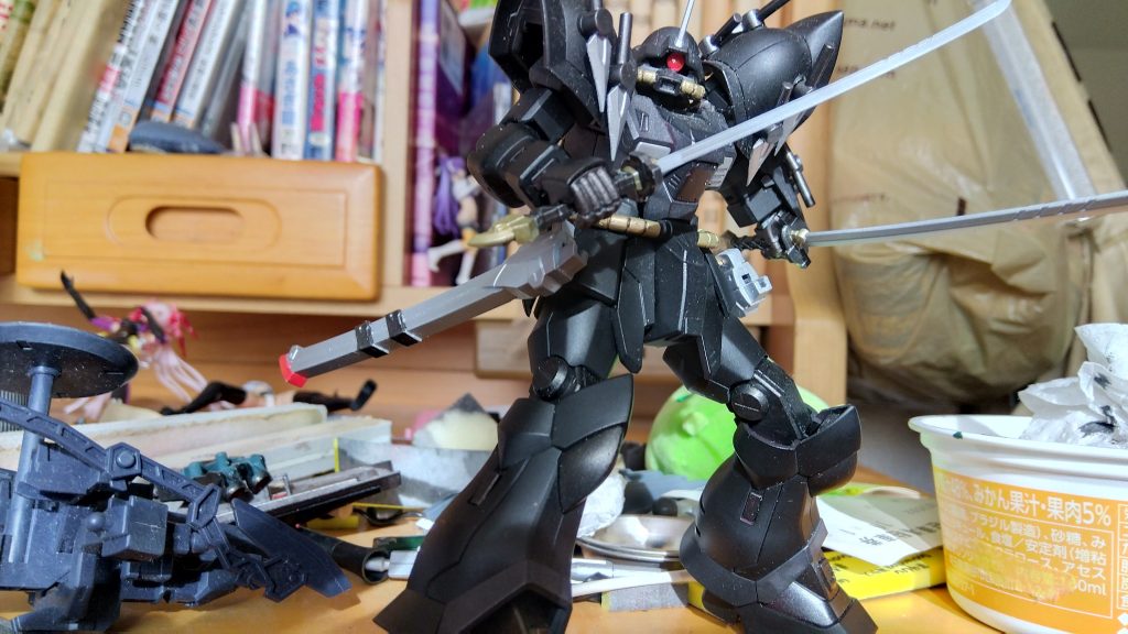 そんな感じで、オリジナル武装として二本の刀を装備させました。正直、これを持たせたら自分の中で想像以上にかっこよくなった。ヒートダガーは単なる飛び苦無でいいよーって思ったわ。ヒートダガーの柄の部分、二個、なくした。