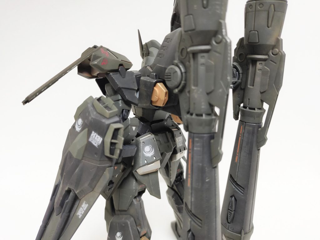 肩の形状があまり好まなかったので、大幅に変更してみました。