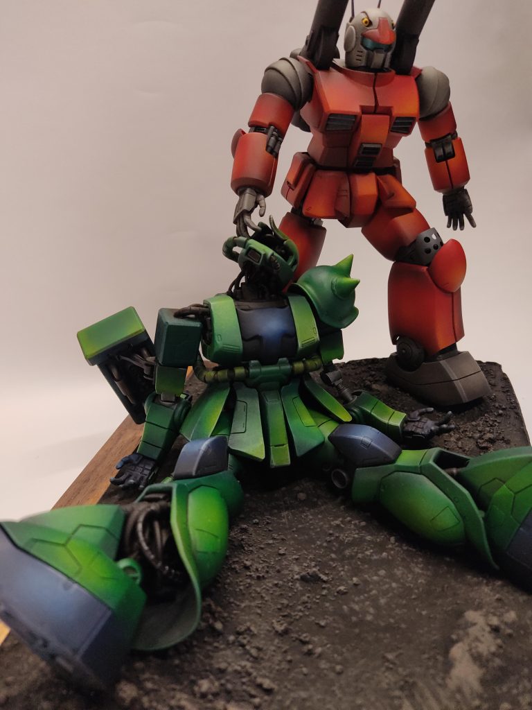 油絵具筆塗りです。MGガンキャノン、ザクⅡ完成しました–2枚目/制作者：B G