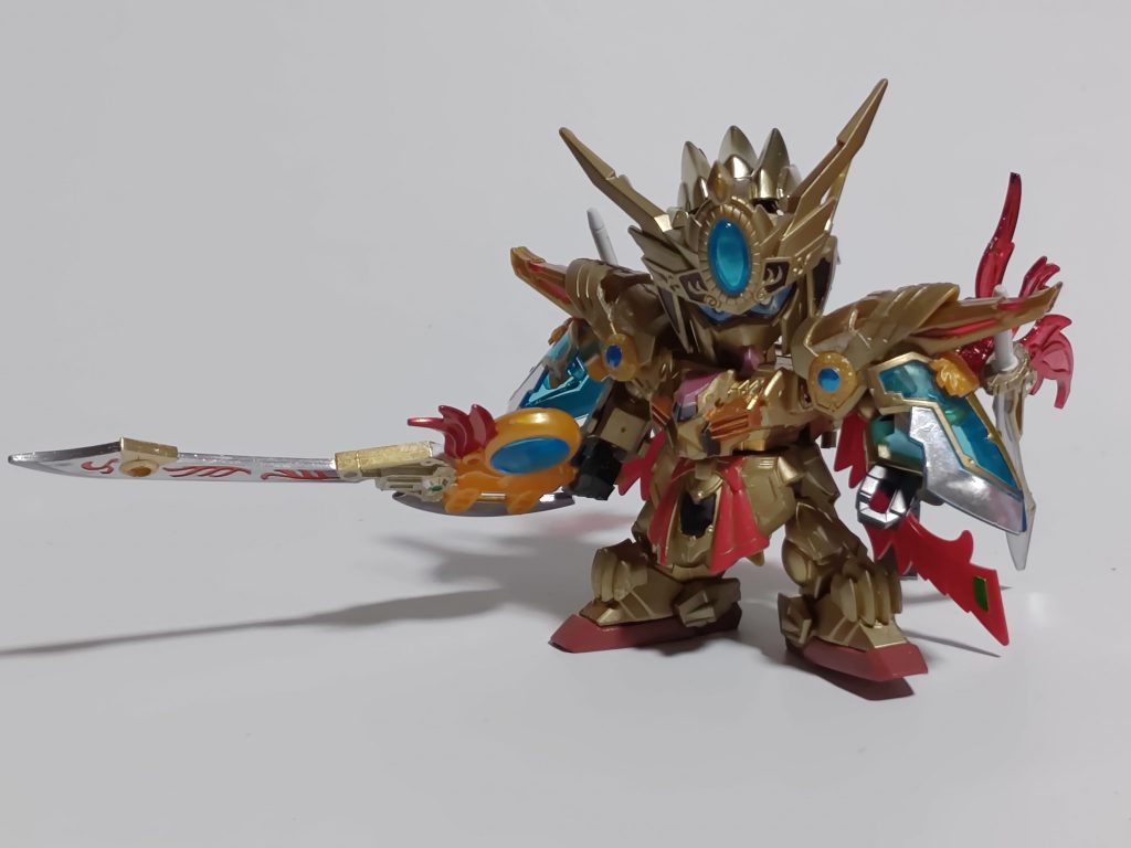 楽轟の携える武装を装備した戦闘形態・『旺舞（オーブ）の装』。二つの形態に変形し、戦う相手によって使い分ける。