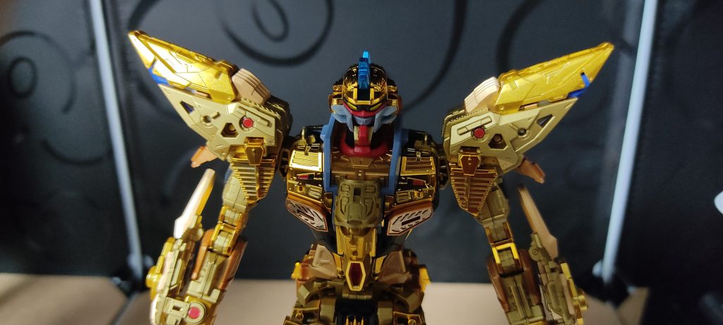 イエローゴールド・ホワイトゴールドはそのまま使用カッパーゴールドは一部塗装変更と部分塗装しています。内部フレーム使用カラーは以下になります。(クレオス使用)GXレッドゴールド(カッパーゴールド部の一部)GXブルーゴールド(ゴールド成型色部)MSグレー(連邦系)*トップコートにスーパークリア(半光沢)使用しています。