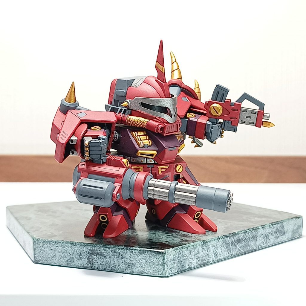 ガトリングとマシンガンでトリガーハッピーなかんじ。武器類は説明書によるとグレー一色で寂しかったのでそれっぽく塗り分けました。