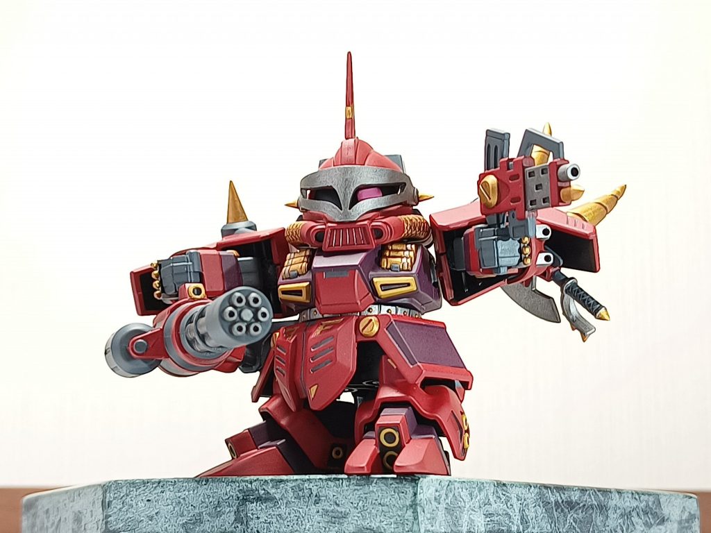 煽りで。ちょっと細工して目線を変えられるようにしてみました。肩パーツが大ぶりな上に肘も手首も曲がらないのでポーズはこれが限界です。