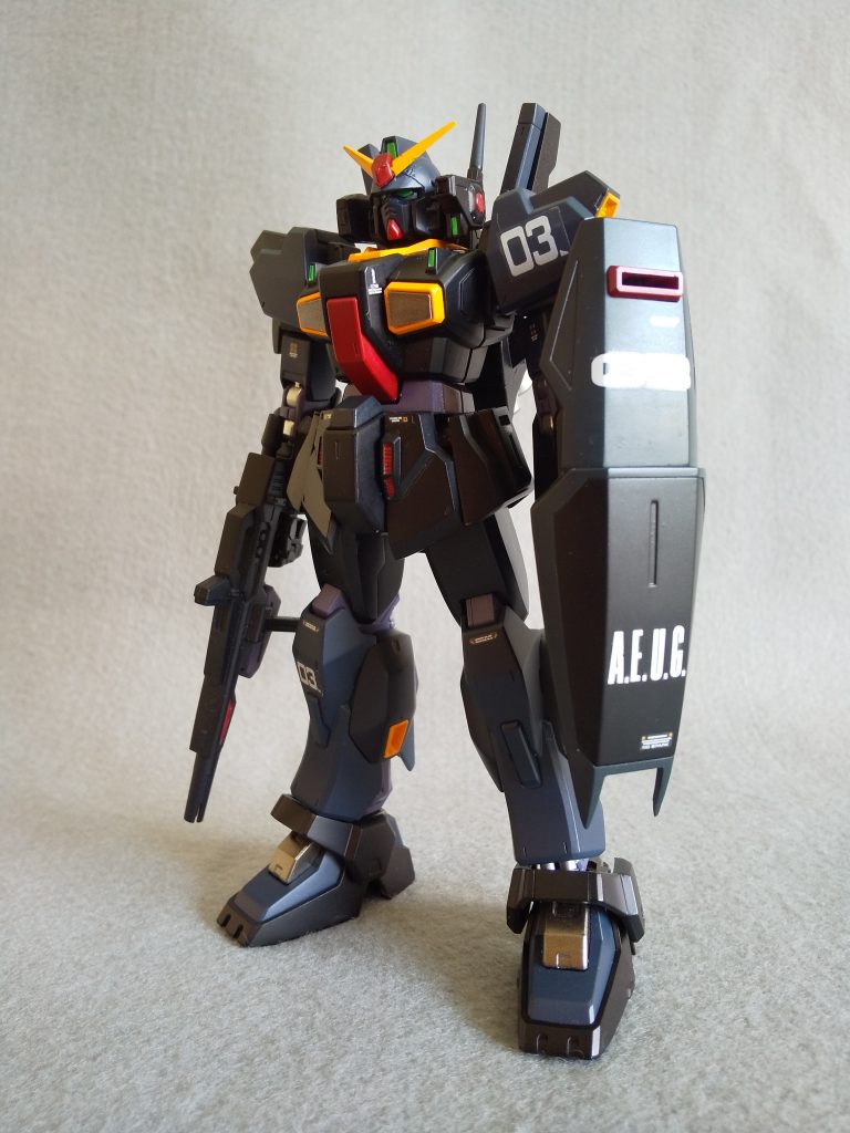 ティターンズはあまり好きでない…でも黒いガンダムかっちょいい。マーキングシールは肩に3号機、シールドにＡ.Ｅ.Ｕ.Ｇ（エウーゴ）これで強奪直後のエウーゴのMKⅡが完成です