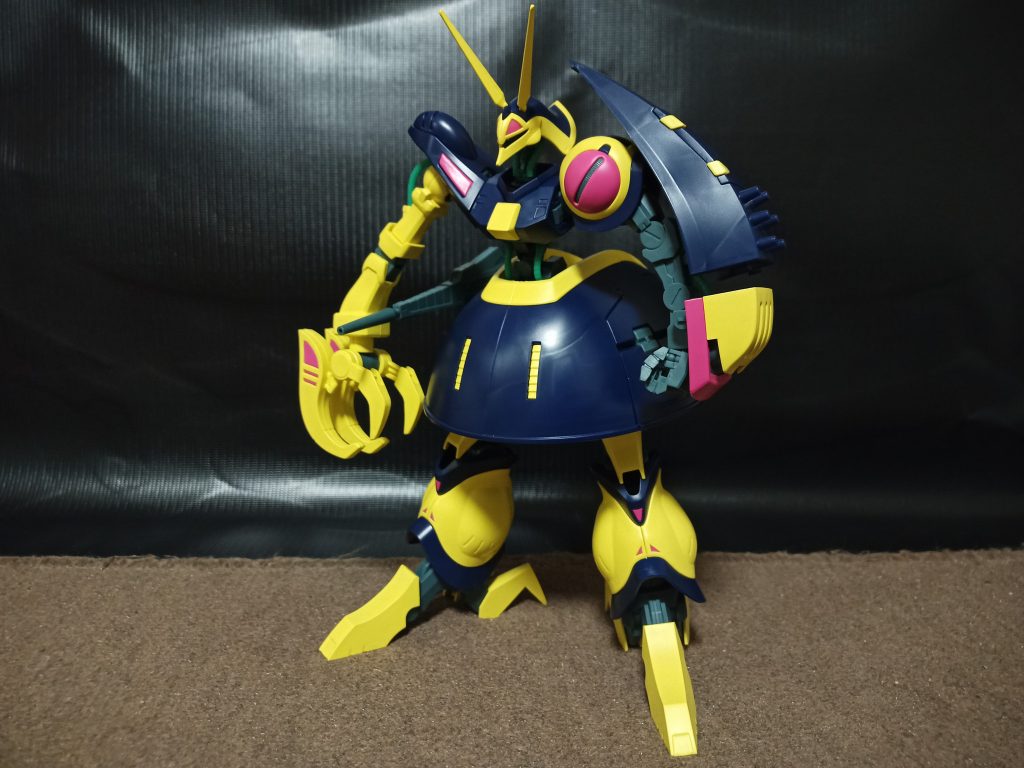 ニュータイプ能力の低い一般兵用に調整された機体だとか単なる没カラーだとかいろいろ言われてますが、個人的にはやっぱりこれはジェリドが乗る予定だった3号機で劇中では調整等が間に合わずロザミア機で出撃しちゃったんだと思いたいです