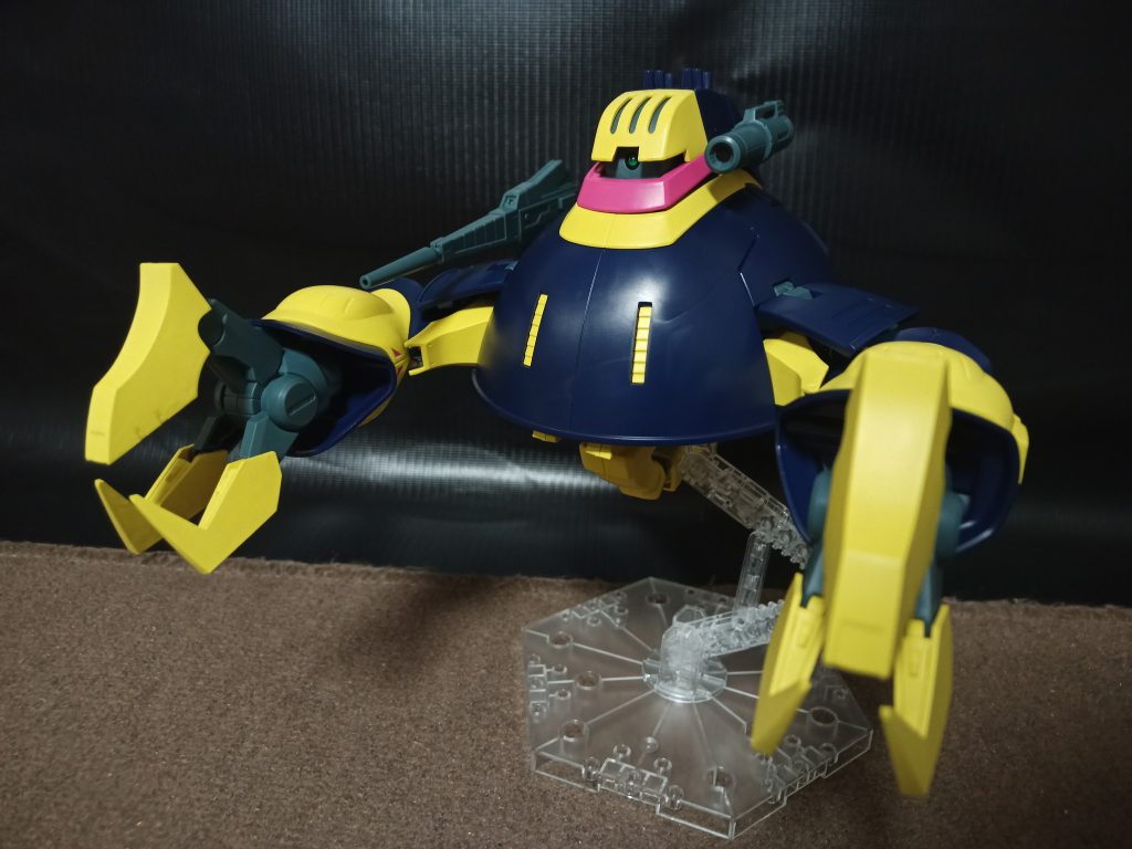 MA形態劇中のバウンドドックはこの形態だと特に脚がやたら小さく描かれていて可愛らしいんですが、キットのはまあそれなりに大きいですねこれはこれでカッコいいので有りかな？^^;