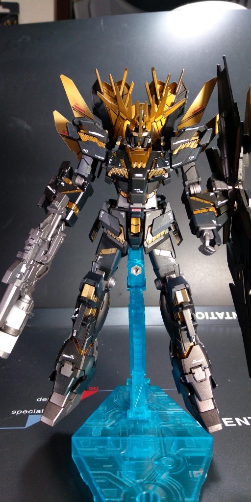 背中のアームドアーマーが後光のように感じるようなりました。上半身に装備が集中しているので下半身が寂しく感じます。