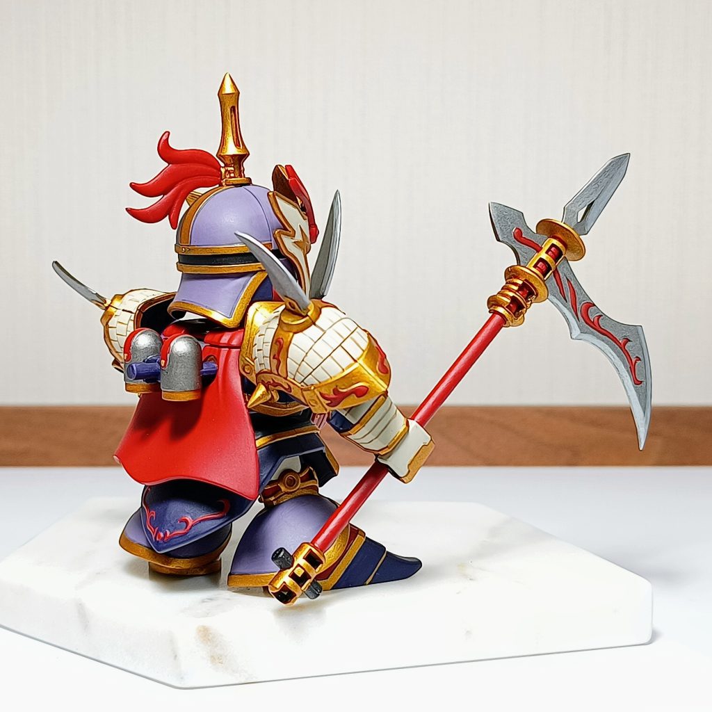 後ろから。完成してから後頭部の溝がモノアイレールじゃないことに気づきました。ちっちゃいランドセルがかわいい。