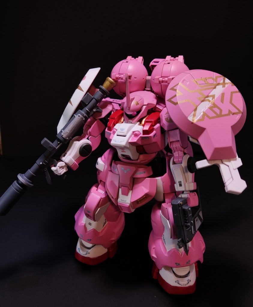 ピンクだし、ふわふわしたあと髪は桜の木を連想したので、桜デカール。デカくてはりがいがある…