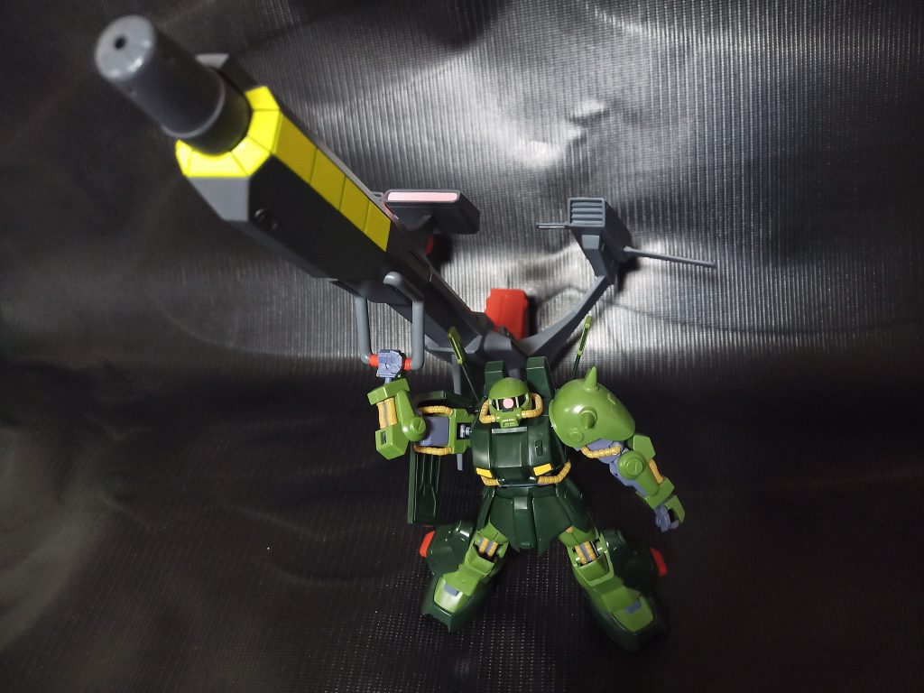 メガバズーカランチャーと違ってスラスターによる巡航能力とかないので使う時は現場までこんな感じで持っていきます