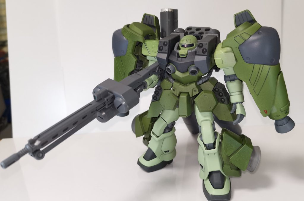 最期はお気に入りの写真で〆ホントはドラッツェのスラスターを取り付けたかったのですが干渉しまくりでつけれませんでした…わざわざ教えていただいたのに本当に申し訳ないです…他のザクでなんとかつけたいところです最後まで見ていただきありがとうございました