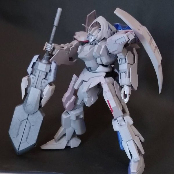 プロトシュバルゼッテ（仮）新商品Ａ的な謎のガンダム感が出てきましたｗあとは色なんですけどシュバルゼッテに寄せる予定。（1枚目）