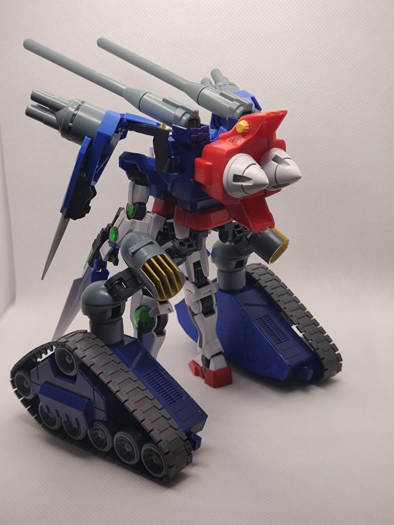 もちろんツインドライブGNドライヴあるならキャタピラ不要ですが、ネタ、ロマン、CBの活動上あらゆるミッションに対応するためなどテキトーに理由をつけて流してください