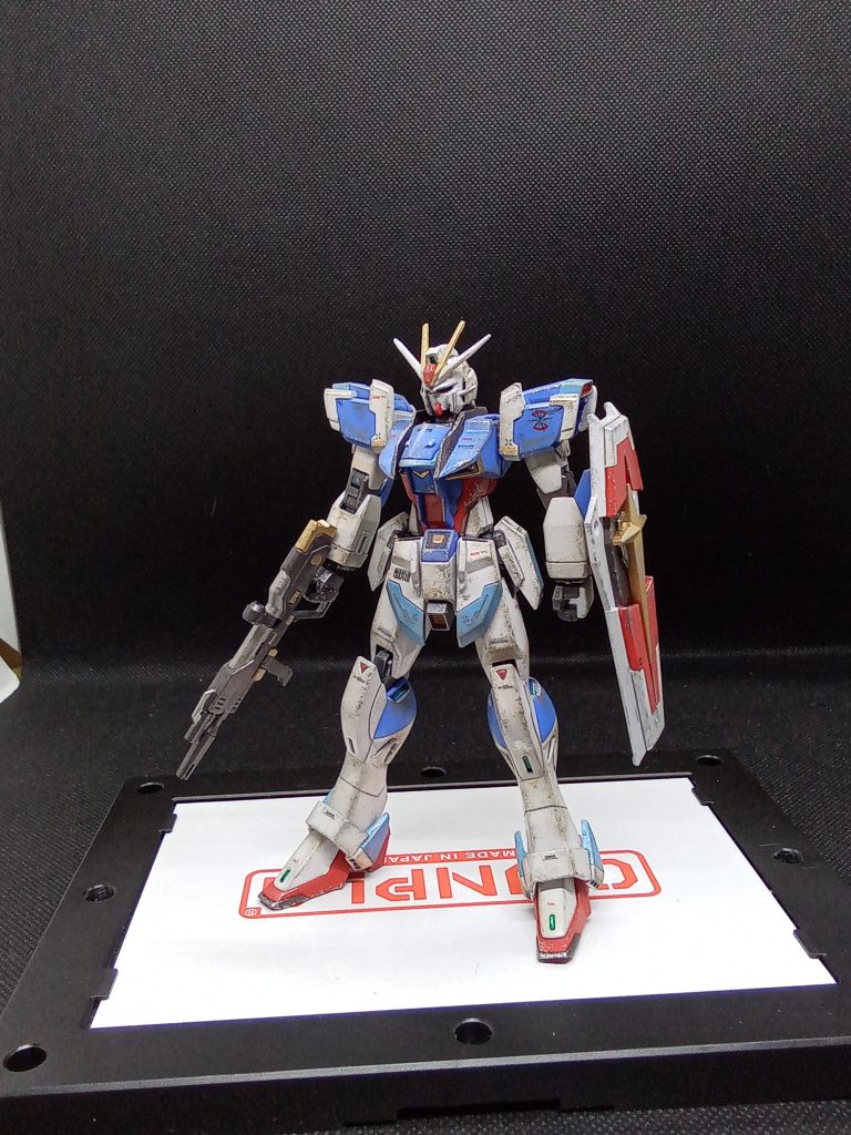 パテの改造ポイント 解答・肩の形状変更・胴体の形状変更・スカートの形状変更となっています