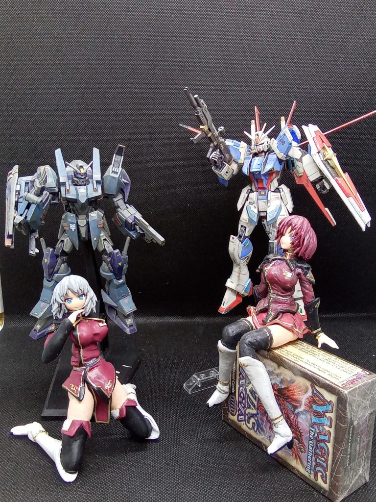 気がつけばガンスタに投稿し始めて もうすぐ一年・・一年前にはこんなフィギュアを造るとは思って居なかったので 人生何があるかわかりませんねw来年からもいろいろなキャラを造っていきたいと思います