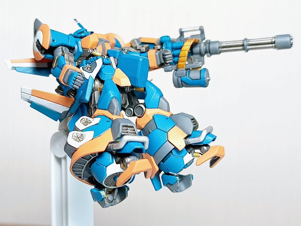 煽りで。足のアレンジがかっこいい。腕がちょっと動くだけなのでポーズはこれが限界です。