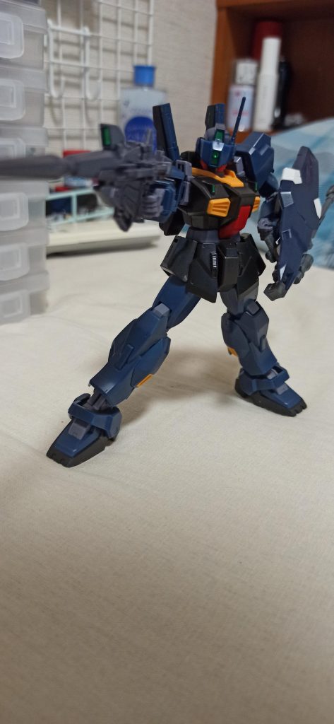 バイザーを下ろして精密射撃も可能。これならケンプファーにも勝てる。