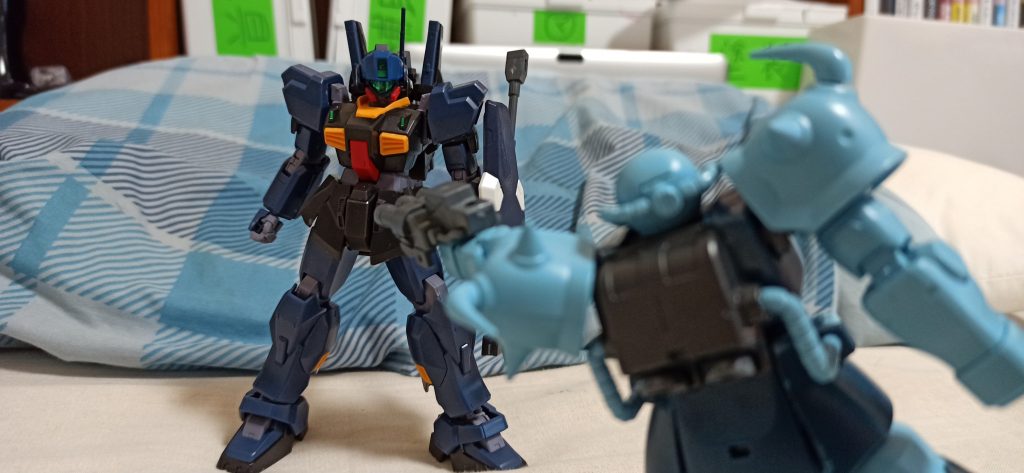 「ガンダム…いや、ジム！？」