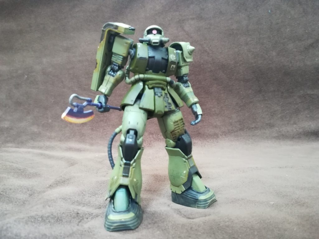 ソロリソロリとガンダムに近づく。いや、アムロ気付くでしょ!(笑)