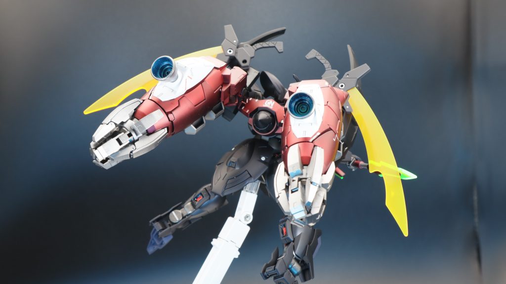 オーガバインダーは結構可動できます。爪は羅刹と羅刹天の選択式でしたが全部つけてみました。