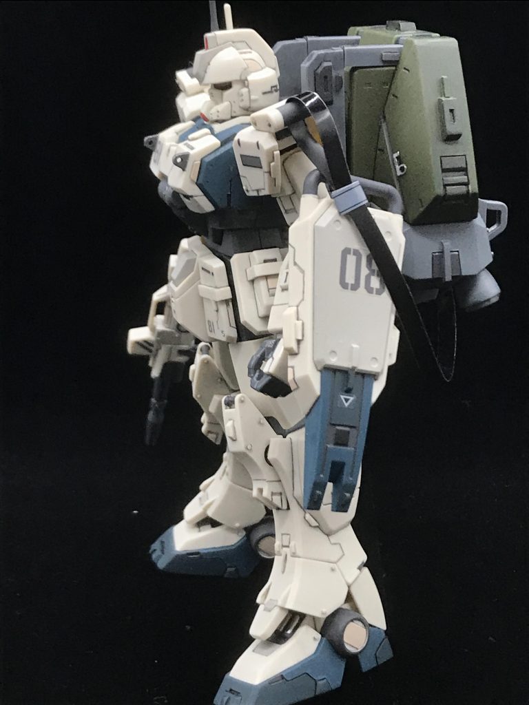 バックパックをパラシュートパック(であってますよね?)に換装。貼り付けたプラ板が干渉してしっかりハマってませんが、そこはご愛嬌ということで、、、。