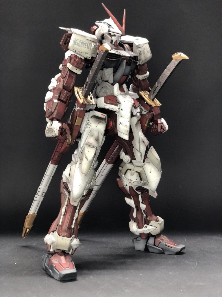 日本刀のような刀がかっこいいです。刀身がメッキなのでそのまま使いました。タクティカルアームズが無くてもかっこいいです。