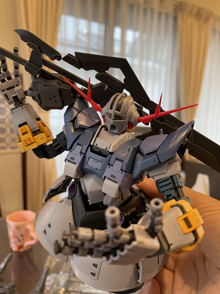 大剣持たせてみたけど、これはなんか違うなー。と思ったのでボツ