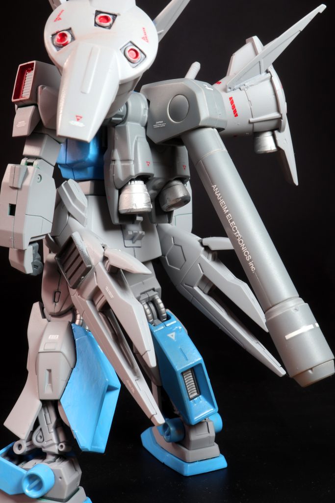 後ろからの図フルバーニアンのバーニアと合わせて腰にも増加バーニアを。バアーニアを増やしたらプロペラントもね。