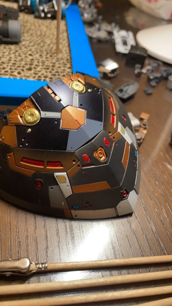 色使いすぎて、下品な感じになってしまったので、勇気を出してやり直しました。やり直しは精神削られますが、いつもやってよかったといつも思うので、「気に入らなかったらやり直す!」と心に決めてます