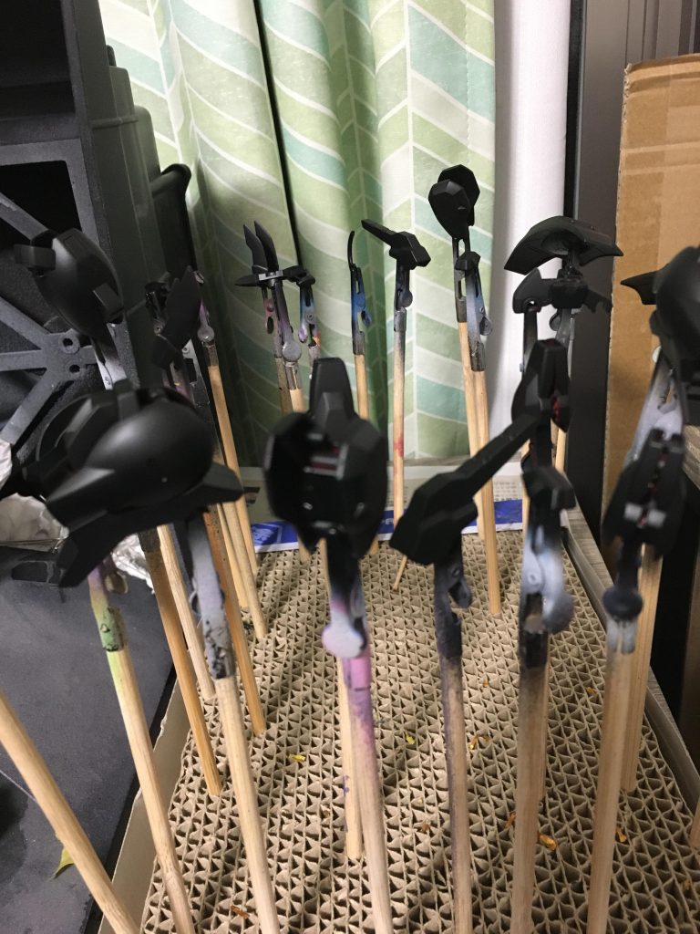 フレームはメカサフ、胴体とフロントスカートは黒にしています手は元の色だと違和感があったのでメカサフで