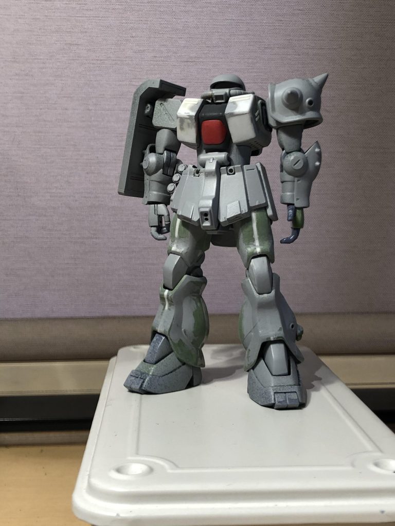 作成中の様子。脚はパックリ中央で割って幅増ししています。ライン修正と表面処理が大変でした。