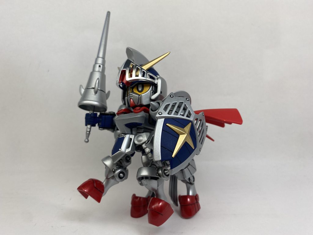 アクションポーズ。ギミック重視なので可動はあんまないですが,ちょっとうごかすだけで冒険感が出るのいいですね。