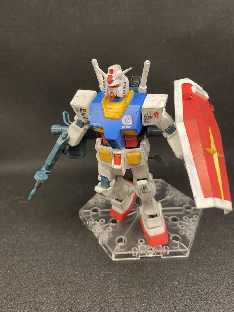 出撃するガンダム。opのなんかふわふわしてるポーズをイメージしました。いいですよねあのなんとも言えない感じ。