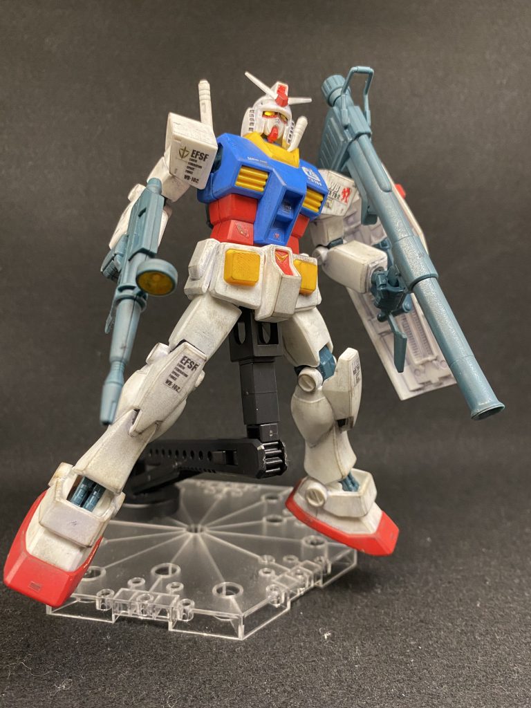 ビームライフルとバズーカの二丁持ち。個人的に今回の写真だとこのポーズがお気に入りです。