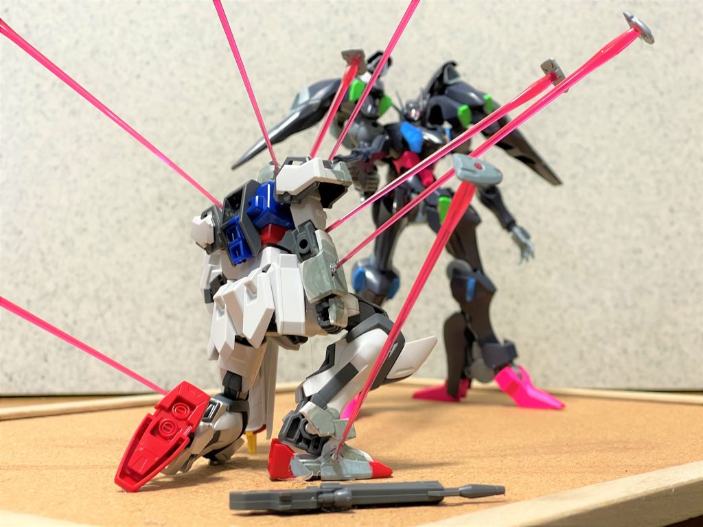 「いくらキミがボクと同じかそれ以上の存在でも、モビルスーツをレバーで操るだけでは無理なんだよ。」