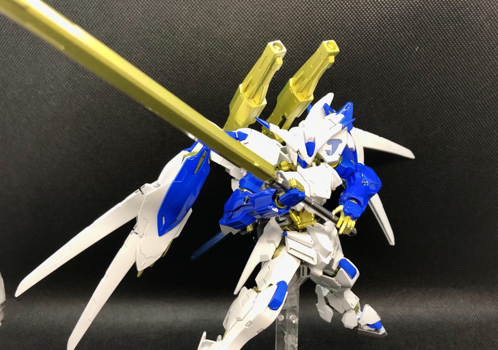 ソードメイスもゴールド。ストフリっぽさはネーミングにも反映されてますね。