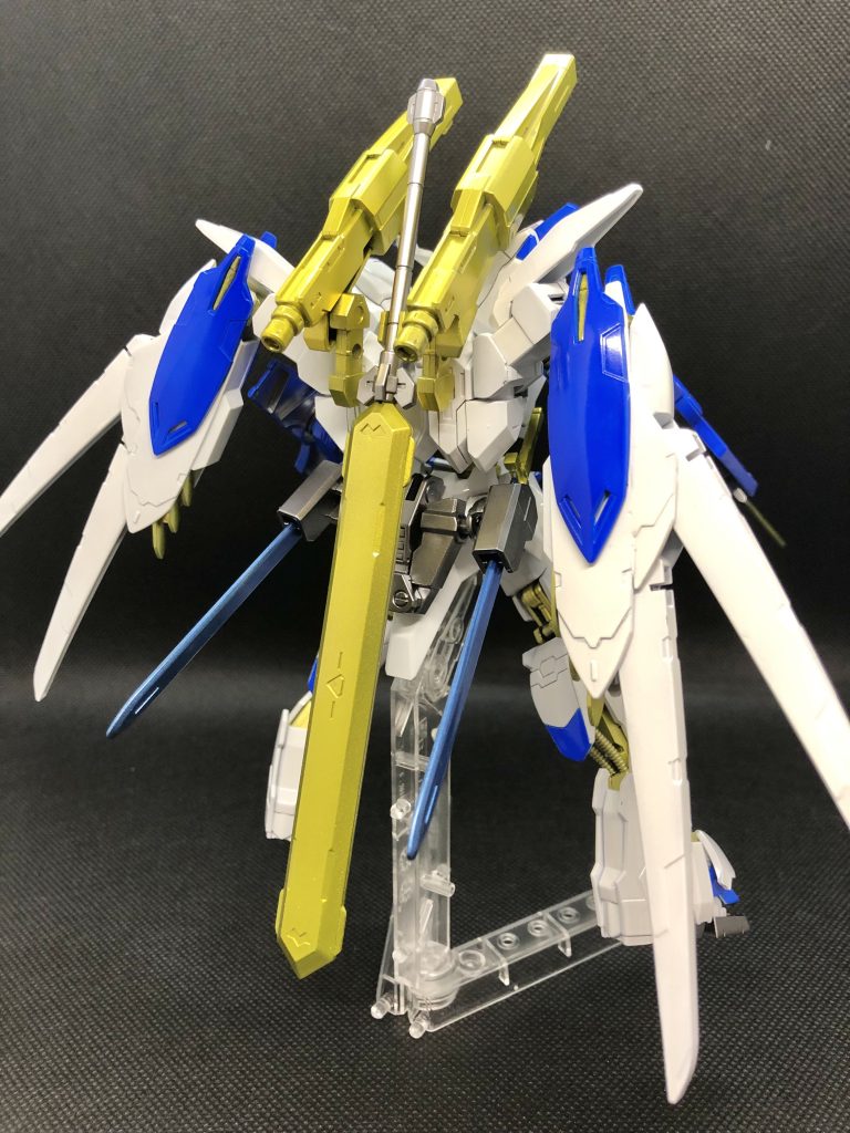 武器を強化するため、ソードメイスと、バエルソードを追加装備しました。羽も四枚羽に。