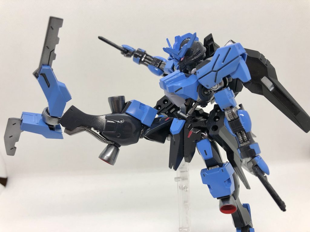 脚部内蔵型ブレード ハンターエッジ!!