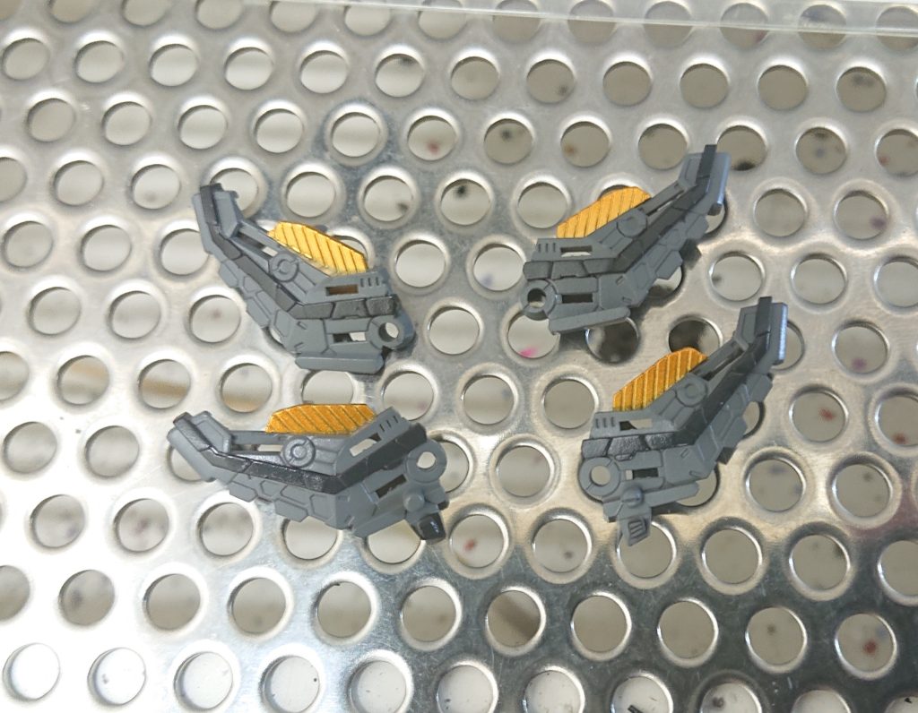 フレームをグレーにした為、黒ライン塗り分けるはめに…😅