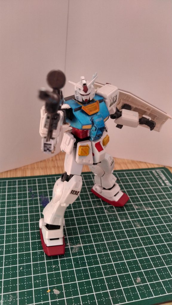 今回の素材…組立体験会のエコプラとジム改とジムカスタム。組立体験会で４つもエコプラをもらってしまったので一機、生け贄に…。