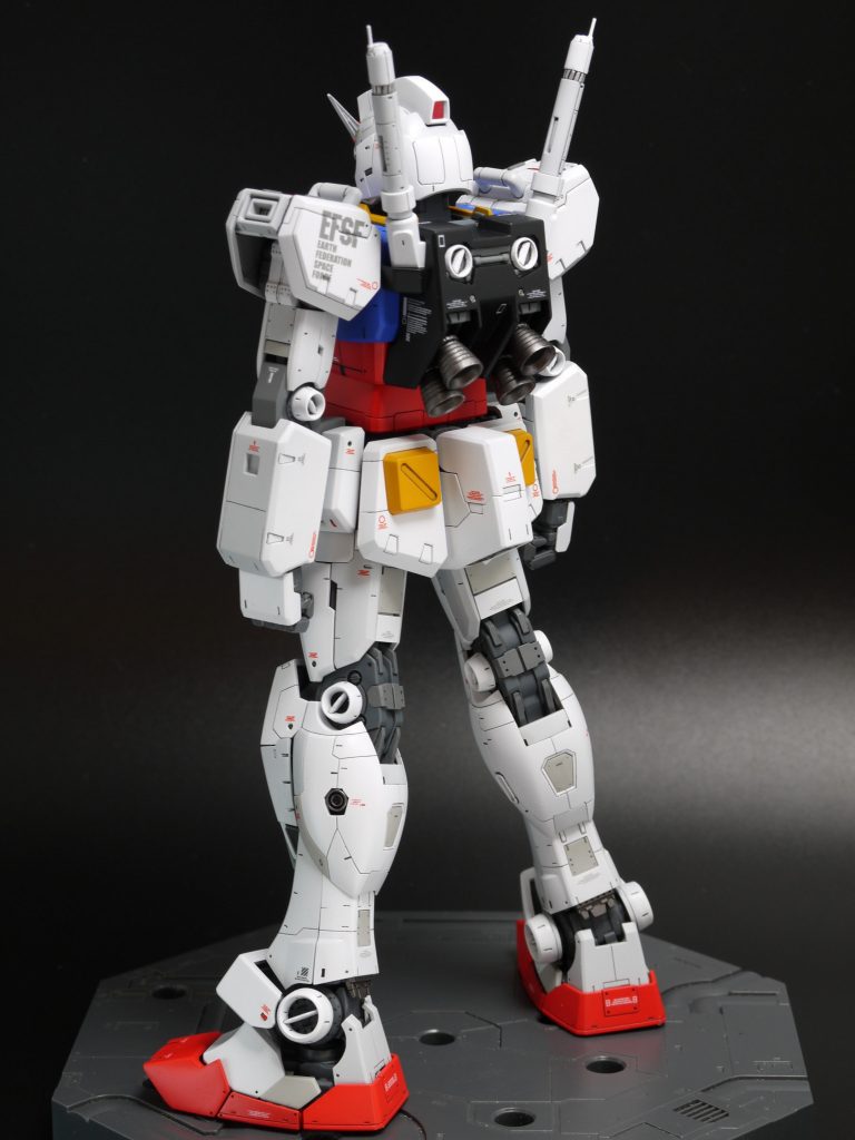 出来るだけ丁寧に工作したつもりですが、仕上がりにはまだまだアラがあります。ミスした個所は出来るだけリカバーしていますが、よく見れば痕跡はあります。まだまだ修行が必要です…。